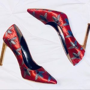 ✨ Nine West Tatiana Bee Print Red Pumps: 9.5 EUC